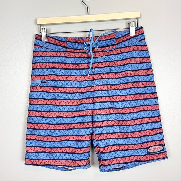 Vineyard Vines Board Shorts 9” Inseam Men’s size 28 striped - Picture 1 of 9